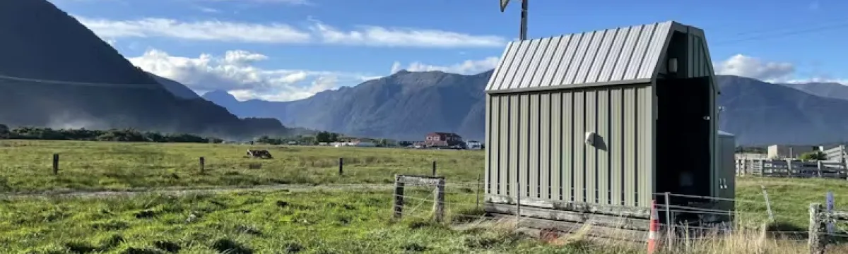 A fibre-optic communications hut in Haast near the Alpine Fault. Meghan Miller, CC BY-ND